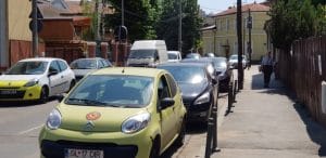 Strada Iancu Capitanu cu Biserica Pantelimon, restaurantele El Torito si Karishma