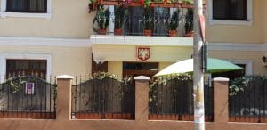 Strada Iancu Capitanu cu Biserica Pantelimon, restaurantele El Torito si Karishma