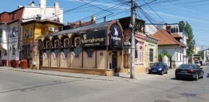 Strada Iancu Capitanu cu Biserica Pantelimon, restaurantele El Torito si Karishma