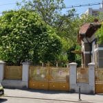 Strada Iancu Capitanu cu Biserica Pantelimon, restaurantele El Torito si Karishma