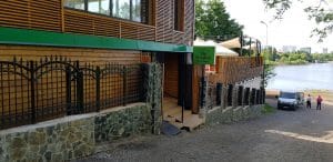 The President, salon de evenimente, restaurant si terasa pe malul Lacului Tei