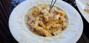 The President, salon de evenimente, restaurant si terasa pe malul Lacului Tei