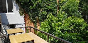 BITE, restaurant boem cu mai multe terase in strada Matasari din Bucuresti