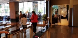 City Cafe de la City Gate, in Piata Presei Libere