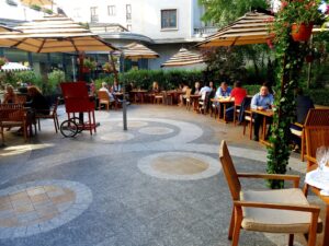 Opening Party pentru terasa La Strada a hotelului Athenee Palace Hilton din Bucuresti