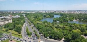 Piata Presei Libere vazuta de la City Cafe si de sus, de la 18 Lounge by The Embassy