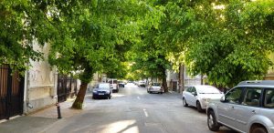 Strada Dumitru racovita din Bucuresti, cu restaurantul Guxt
