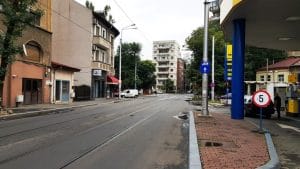 Strada Mihail Eminescu pe la Tunari, cu Trattoria Julya si bistroul Mon Paris