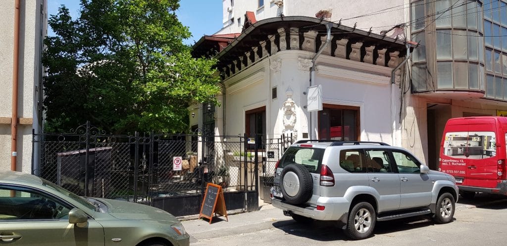 Suento by Gram, bistrou cu gradina boema in strada Toamnei Suento by Gram, bistrou cu gradina boema in strada Toamnei