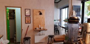 5 to Go Brezoianu, cafenea mica si boema, pentru cei de la Palatul Universul