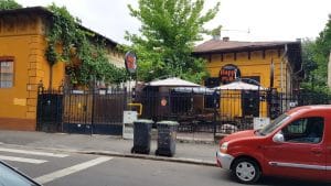 Caderea Bastiliei, de la ASE la Iancu de Hunedoara, cu cafenele si restaurante