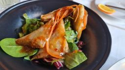 Cină cu femei frumoase la Savart Restocracy