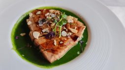 Cină cu femei frumoase la Savart Restocracy