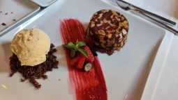 Cină cu femei frumoase la Savart Restocracy