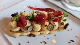 Cină cu femei frumoase la Savart Restocracy