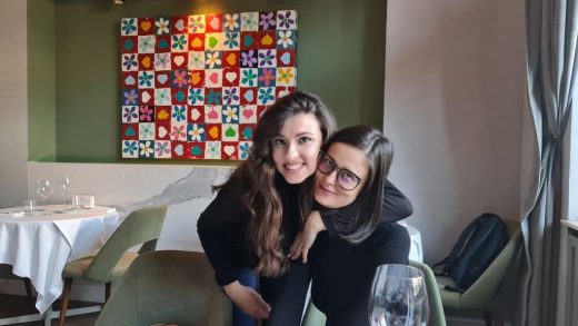 Femei frumoase la restaurantul Savart - Restocracy
