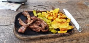 Flying Pig, restaurant de carne in Barbu Vacarescu, langa Promenada Mall