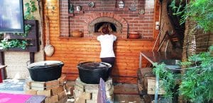 La Ceaunu Crapat, restaurant traditional romanesc in Thomas Masaryk