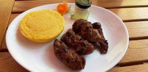 La Conac, restaurant cu bucatarie romaneasca si multicuisine in Pache Protopopescu