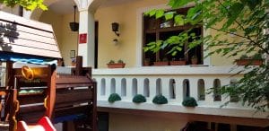 La Conac, restaurant cu bucatarie romaneasca si multicuisine in Pache Protopopescu