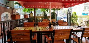 La Conac, restaurant cu bucatarie romaneasca si multicuisine in Pache Protopopescu