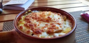 La Conac, restaurant cu bucatarie romaneasca si multicuisine in Pache Protopopescu