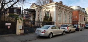 La Costas, restaurant cu specific multicuiine pe Jean Louis Calderon 1