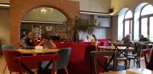La Mama Atheneu, restaurant cu bucatarie urbana romaneasca
