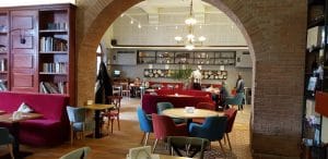 La Mama Atheneu, restaurant cu bucatarie urbana romaneasca