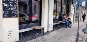 Newton Coffees & Cocktails, cafenea in J L Calderon colt cu Thomas Masaryk