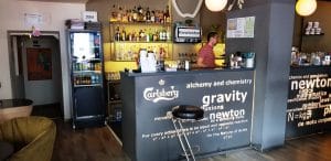 Newton Coffees & Cocktails, cafenea in J L Calderon colt cu Thomas Masaryk