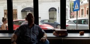 Newton Coffees & Cocktails, cafenea in J L Calderon colt cu Thomas Masaryk
