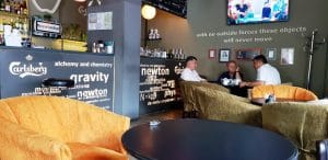 Newton Coffees & Cocktails, cafenea in J L Calderon colt cu Thomas Masaryk