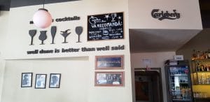 Newton Coffees & Cocktails, cafenea in J L Calderon colt cu Thomas Masaryk