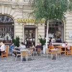 Piata Universitatii din Bucuresti, Centrul Vechi cu multelel lui restaurante si cafenele