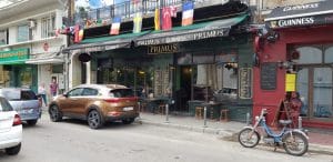 Strada George Enescu, cu Savart, Primus, Terminus, Pow Wow si alte localuri