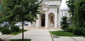 Strada George Enescu, cu Savart, Primus, Terminus, Pow Wow si alte localuri