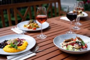 Suento, bistro pe strada Toamnei din Bucuresti