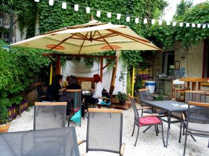 Teahouse 5, ceainarie boema pe strada Olimpului din Bucuresti