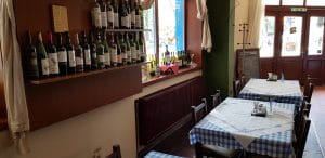 Zorba's Taverna, restaurant traditional grecesc in Pache Protopopescu