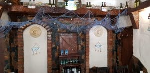 Zorba's Taverna, restaurant traditional grecesc in Pache Protopopescu