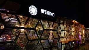 Aperitivo Bar & Lounge by Isoletta, restaurant pe ponton in Parcul Herastrau