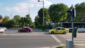 Arcul de Triumf, cu Arc Bakery si restaurantul Il Corso