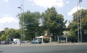 Arcul de Triumf, cu Arc Bakery si restaurantul Il Corso