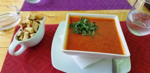 Bellini, restaurant italian in Centrul Vechi, pe la Biserica Rusa in Piata Universitatii