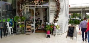 Cafe de Fleurs, florarie cu cafenea in Barbu Vacarescu