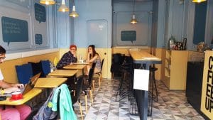 Coffee Up, cafenea boema in Piata Universiattii din Bucuresti