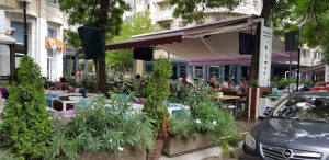 Duman, restaurant cu specific oriental pe Bv Decebal in Bucuresti