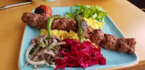 Duman, restaurant cu specific oriental pe Bv Decebal in Bucuresti