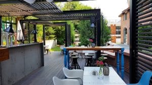 Glucoza Bar & Terrace, terasa de vara la Hotelul Caro